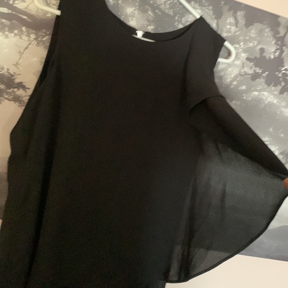 COPY - Bianco Nygard black flowy top - Picture 8 of 9